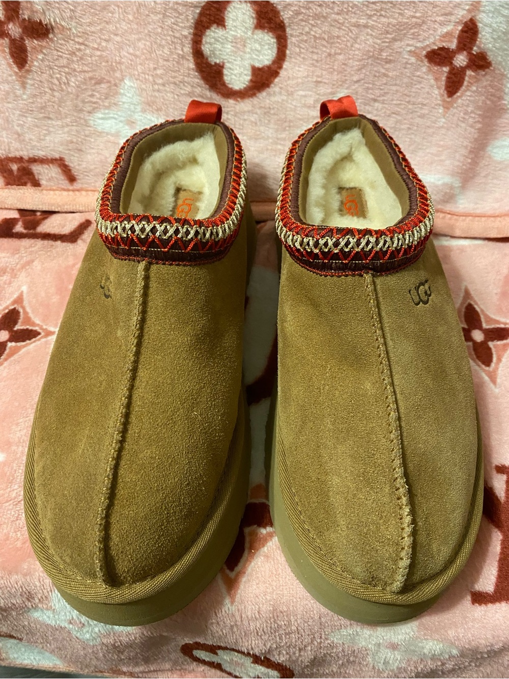 Authentic New Uggs Tazz lol